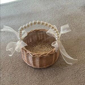 Pearl-Handle Wicker Basket with Sheer Ribbon - Cream